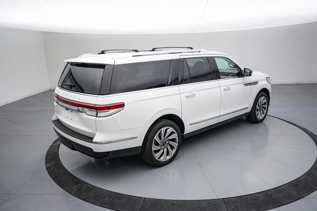 2024 Lincoln Navigator 4th Gen - Image 5 of 21