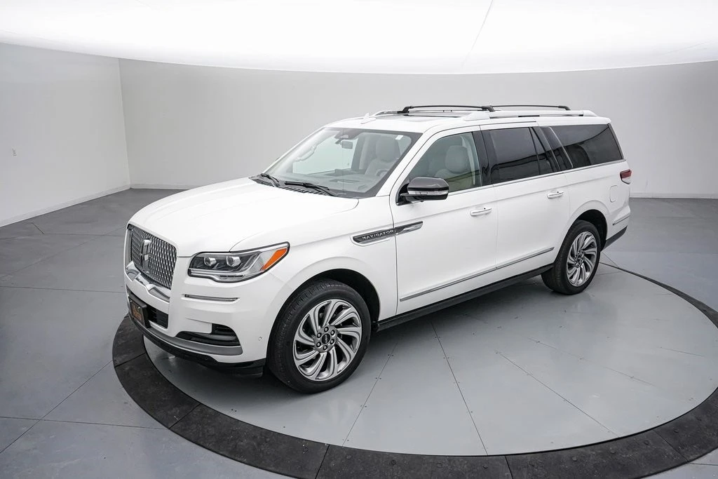 2024 Lincoln Navigator 4th Gen - Image 9 of 21