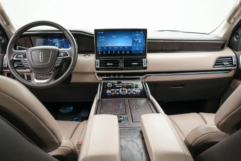 2024 Lincoln Navigator 4th Gen - Image 17 of 21