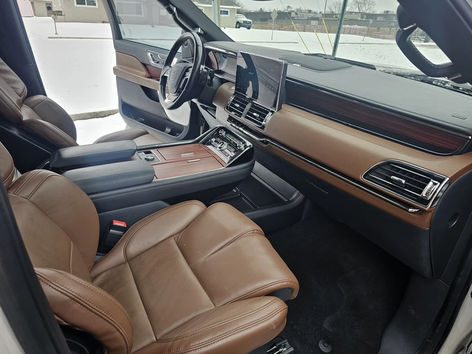 2024 Lincoln Navigator 4th Gen - Image 7 of 21