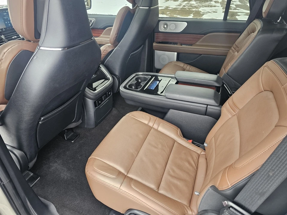 2024 Lincoln Navigator 4th Gen - Image 8 of 21