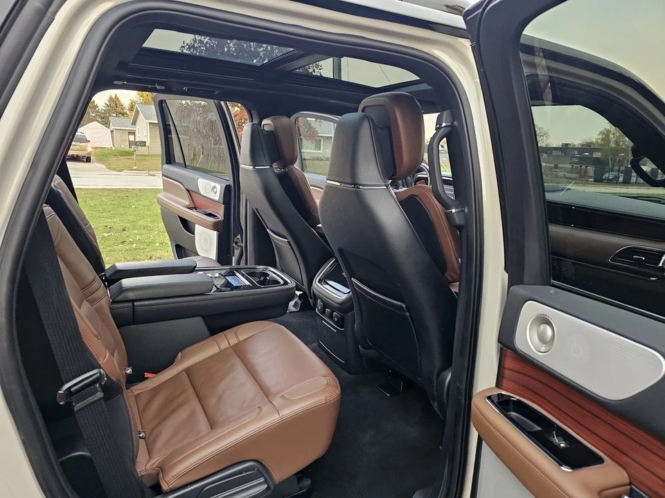 2024 Lincoln Navigator 4th Gen - Image 9 of 21