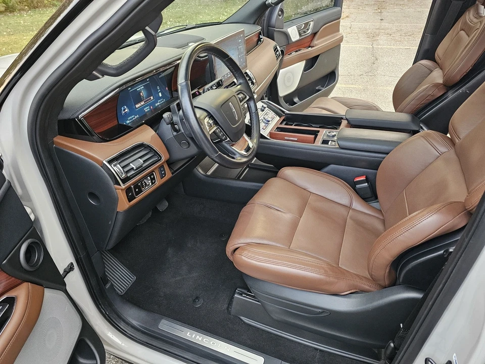 2024 Lincoln Navigator 4th Gen - Image 5 of 21