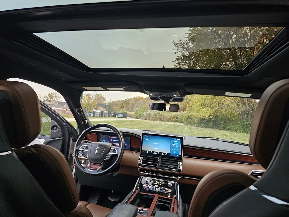 2024 Lincoln Navigator 4th Gen - Image 11 of 21