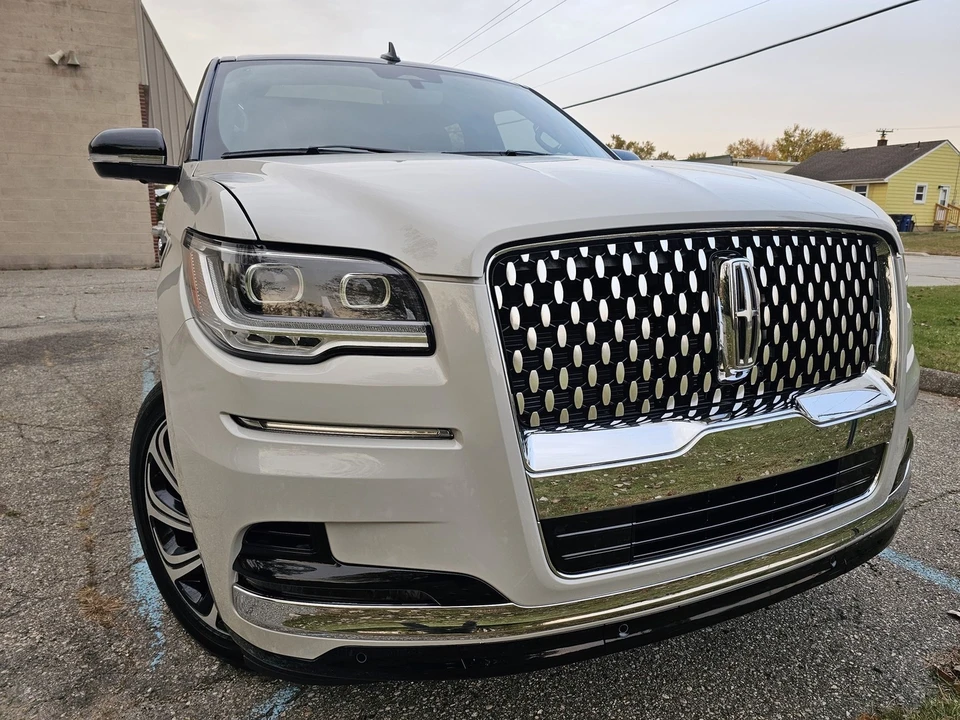 2024 Lincoln Navigator 4th Gen - Image 3 of 21