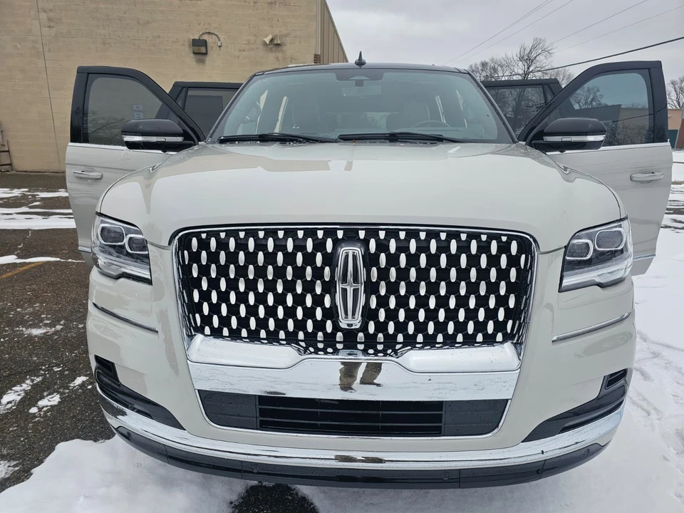2024 Lincoln Navigator 4th Gen - Image 14 of 21