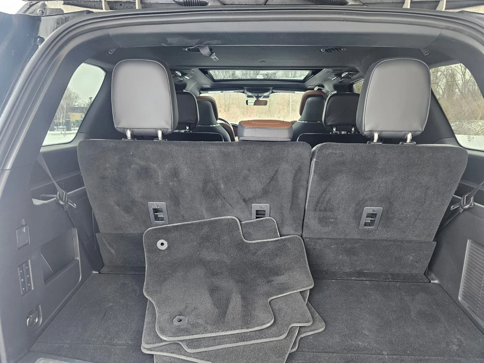 2024 Lincoln Navigator 4th Gen - Image 15 of 21