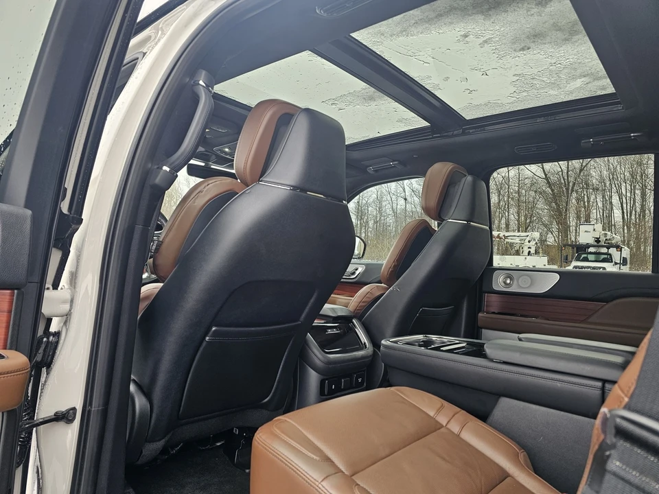 2024 Lincoln Navigator 4th Gen - Image 9 of 21