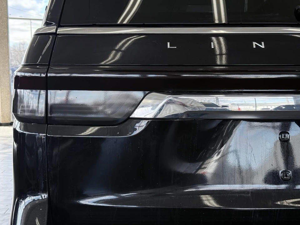 2024 Lincoln Navigator 4th Gen - Image 15 of 21