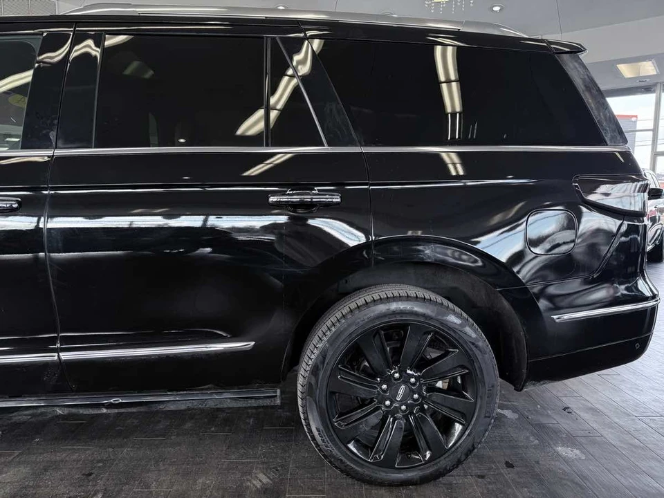 2024 Lincoln Navigator 4th Gen - Image 18 of 31