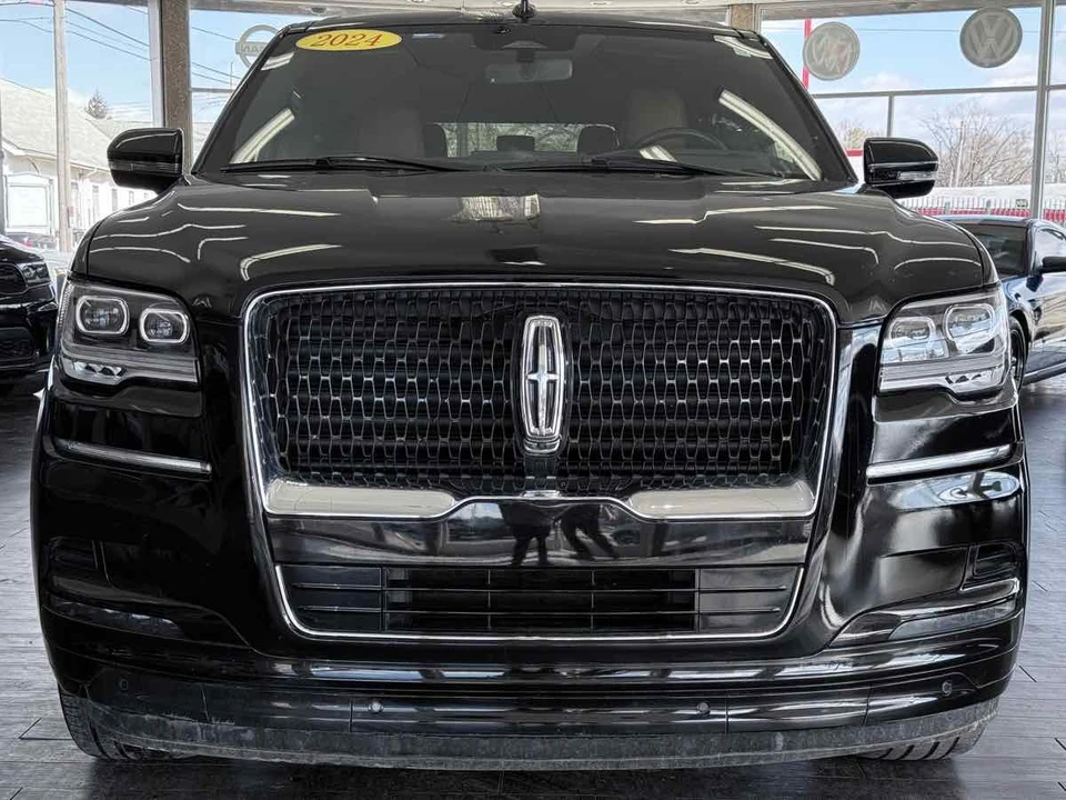 2024 Lincoln Navigator 4th Gen - Image 4 of 31
