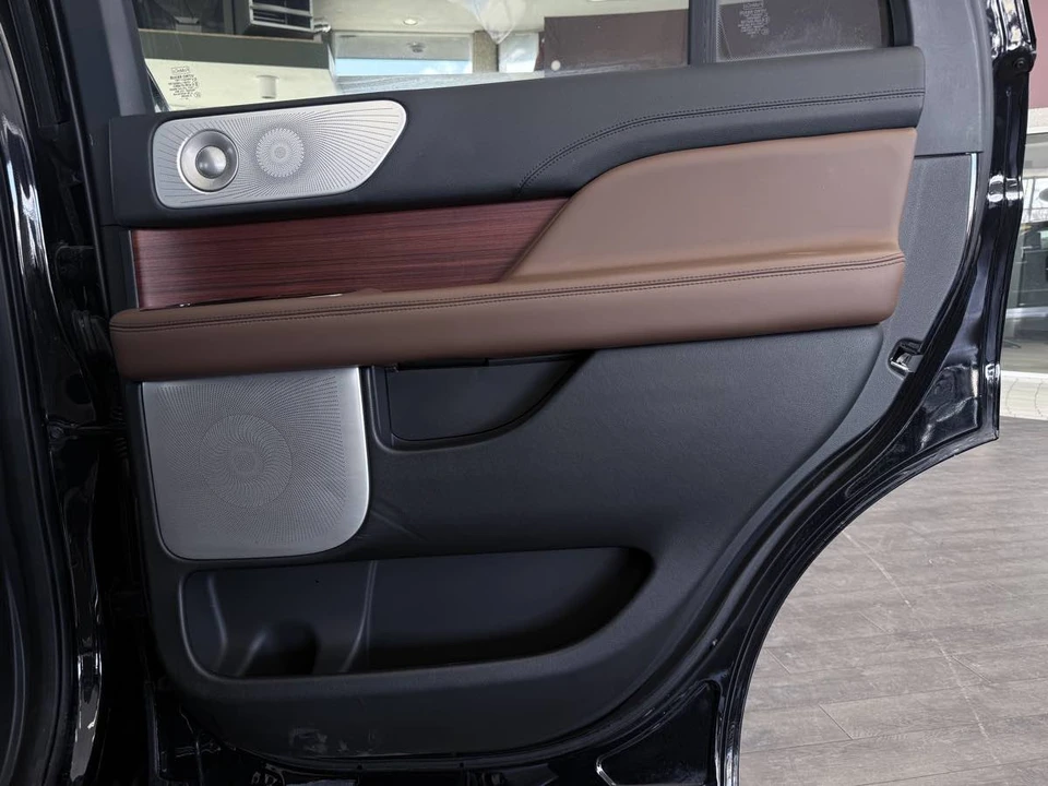 2024 Lincoln Navigator 4th Gen - Image 31 of 31