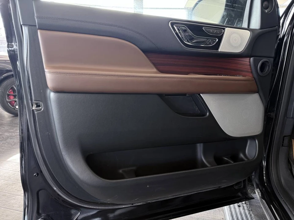 2024 Lincoln Navigator 4th Gen - Image 25 of 31