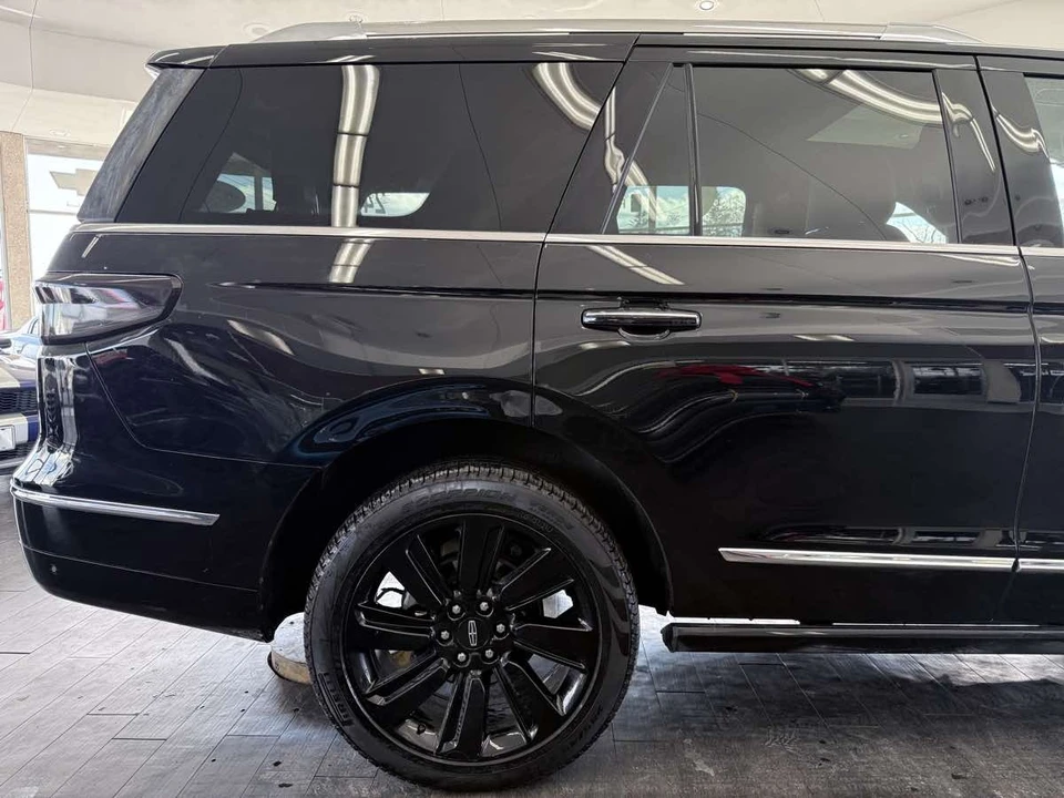 2024 Lincoln Navigator 4th Gen - Image 7 of 31