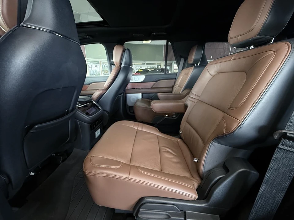 2024 Lincoln Navigator 4th Gen - Image 27 of 31