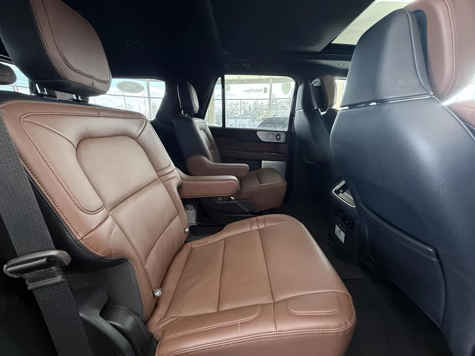 2024 Lincoln Navigator 4th Gen - Image 29 of 31