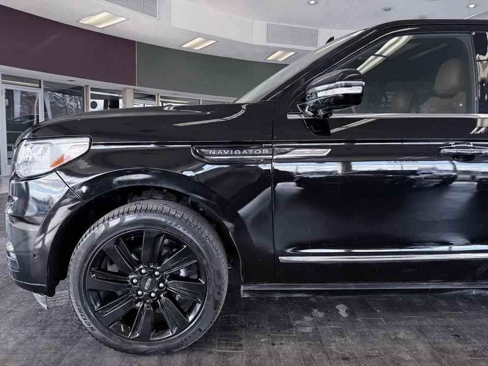 2024 Lincoln Navigator 4th Gen - Image 19 of 21