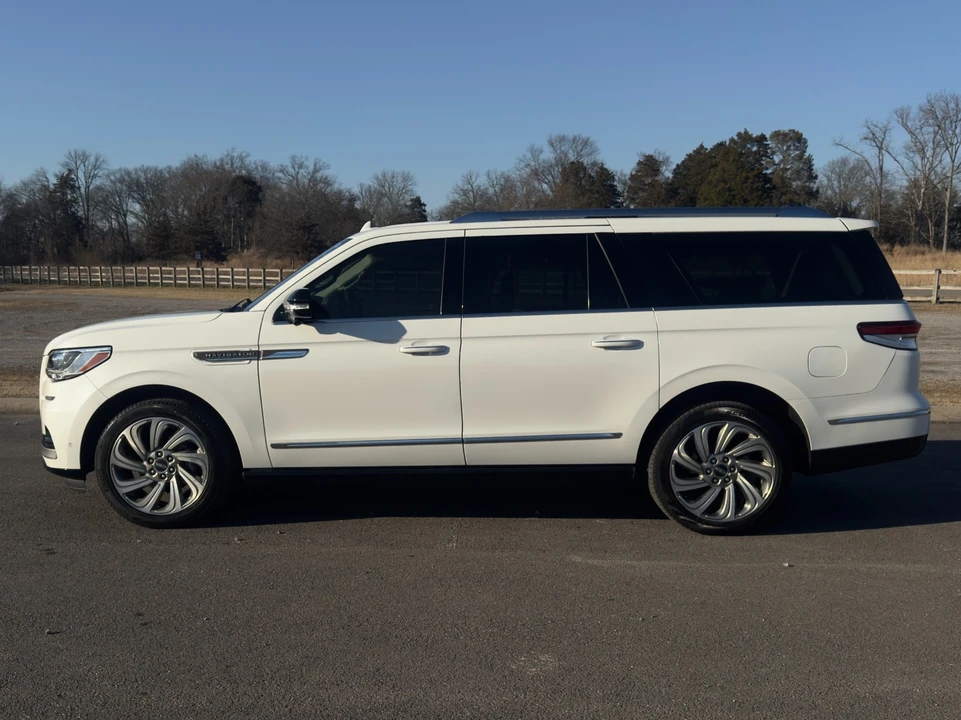 2024 Lincoln Navigator 4th Gen - Image 7 of 21