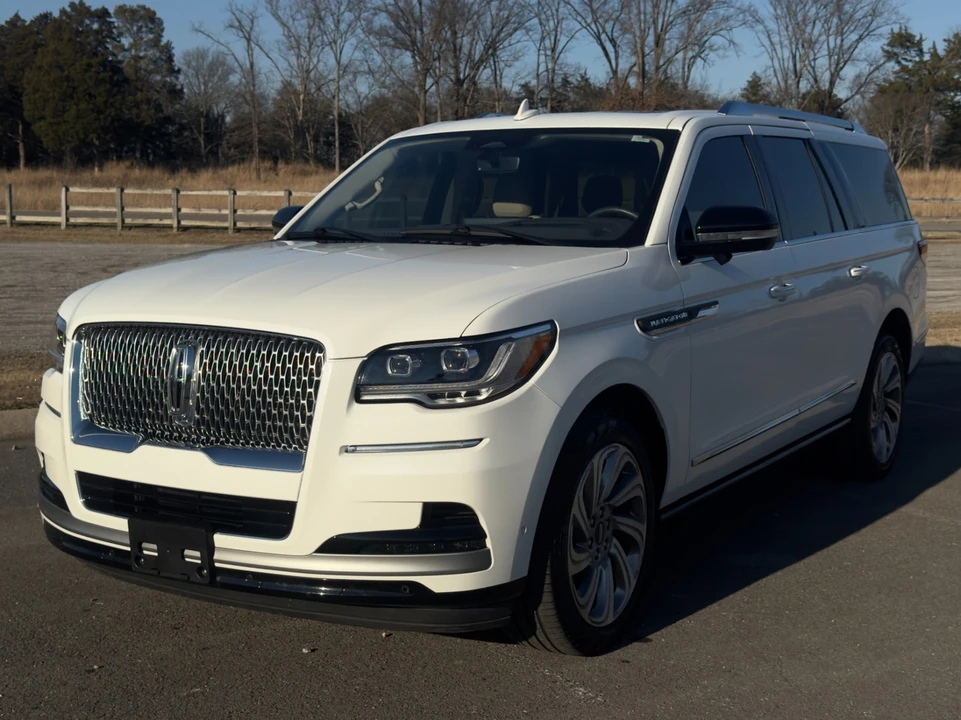 2024 Lincoln Navigator 4th Gen - Image 2 of 21