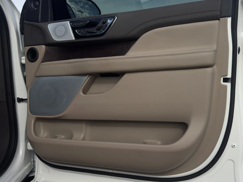 2024 Lincoln Navigator 4th Gen - Image 14 of 21