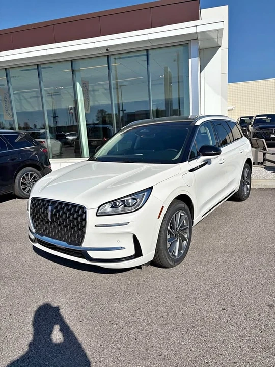 2024 Lincoln Corsair - Image 1 of 8
