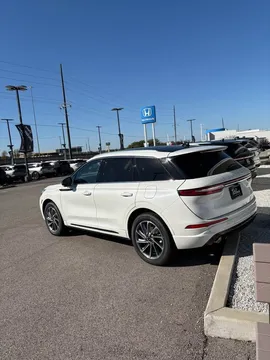 2024 Lincoln Corsair - Image 2 of 8