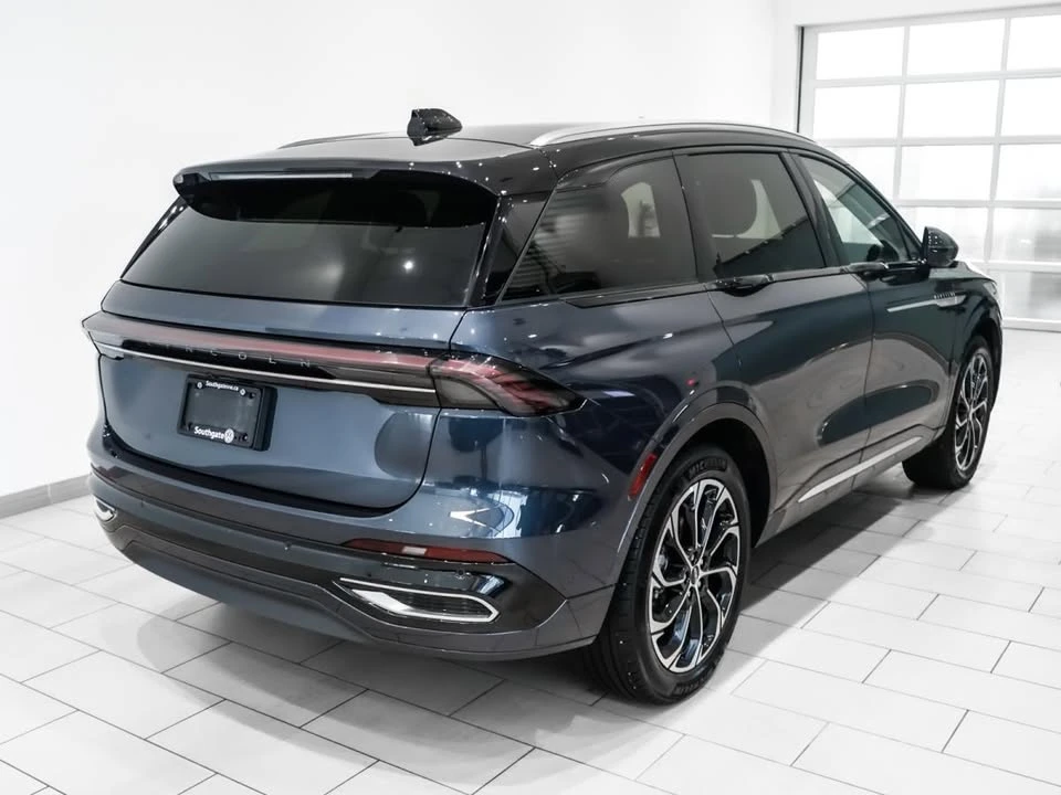 2024 Lincoln Nautilus - Image 8 of 10