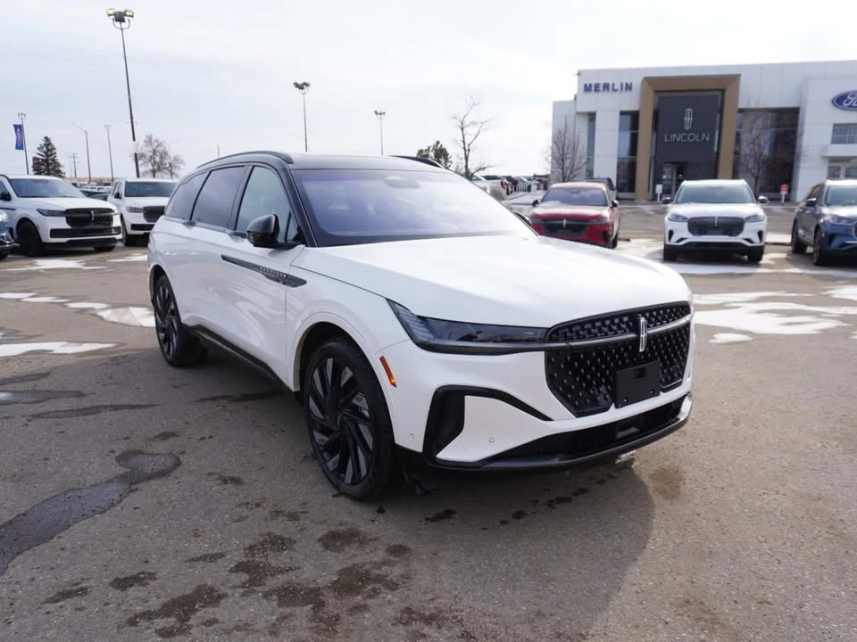 2024 Lincoln Nautilus - Image 2 of 18