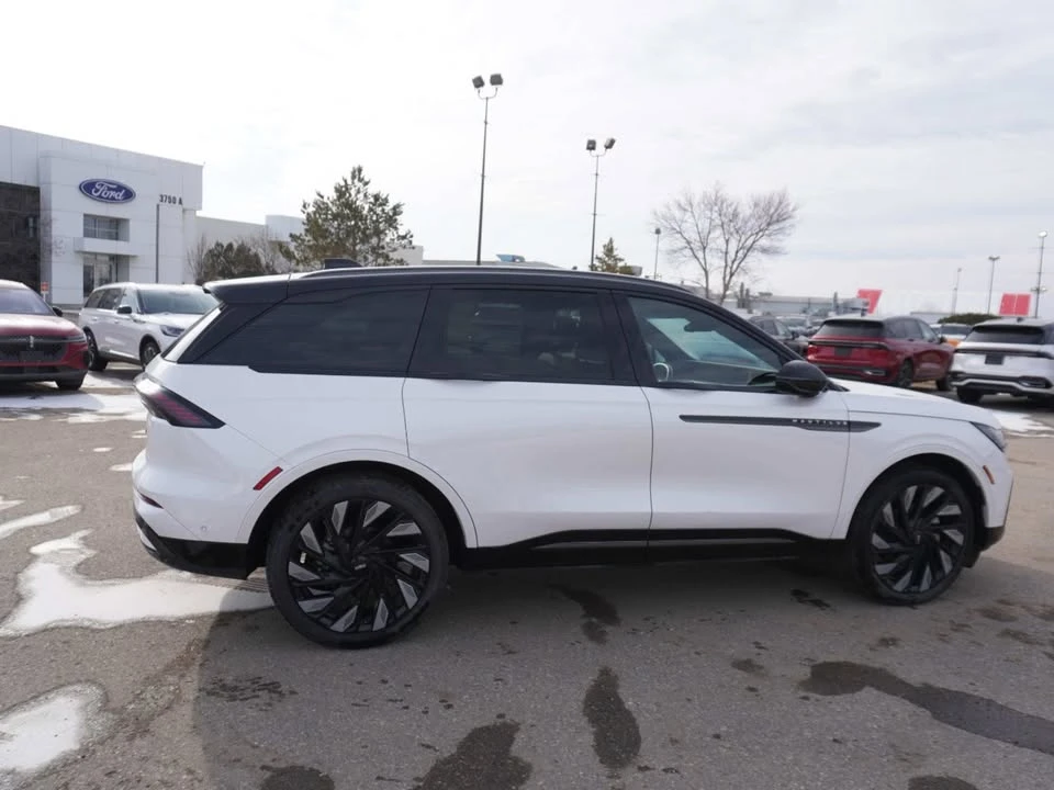 2024 Lincoln Nautilus - Image 8 of 18