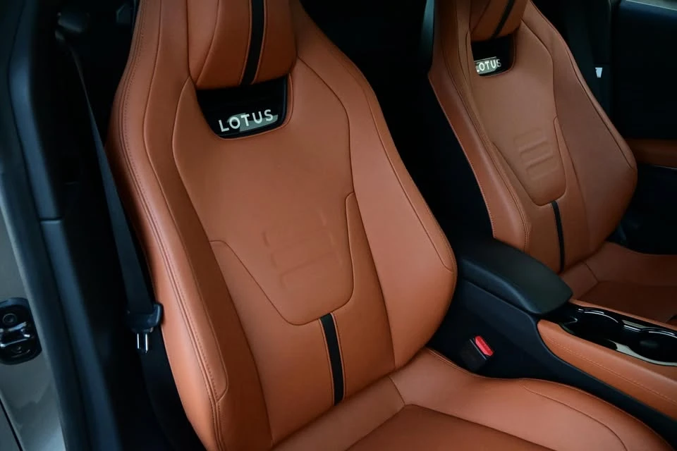 2024 Lotus Emira - Image 10 of 20
