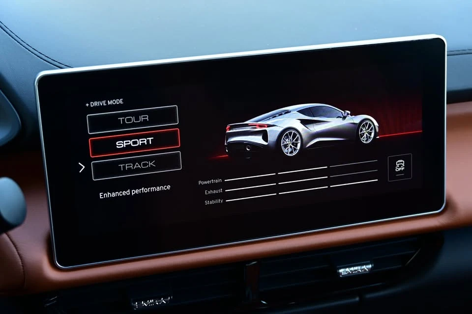 2024 Lotus Emira - Image 17 of 20