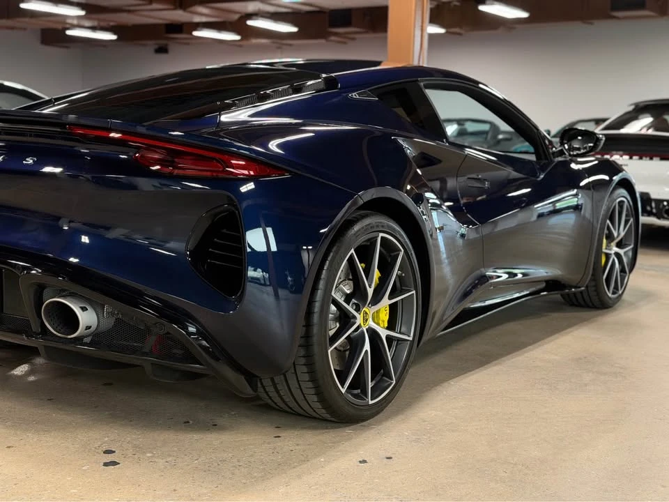 2024 Lotus Emira - Image 8 of 18