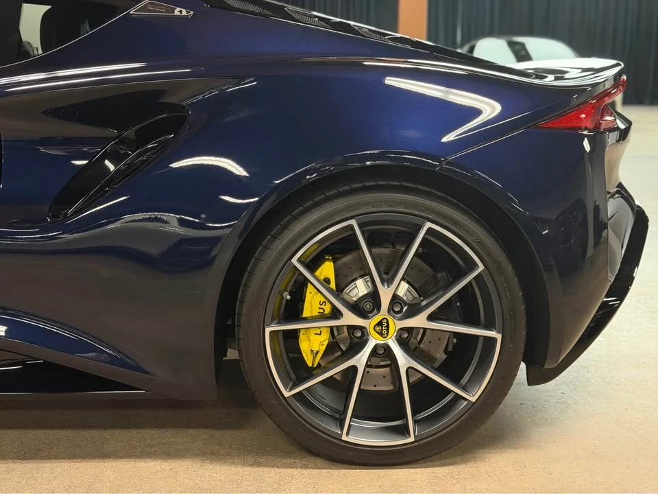 2024 Lotus Emira - Image 10 of 18