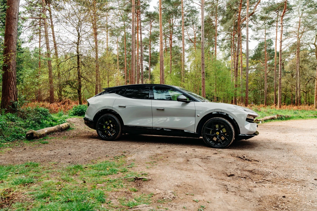 2024 Lotus Eletre - Image 10 of 31