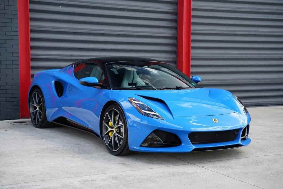 2024 Lotus Emira - Image 9 of 20