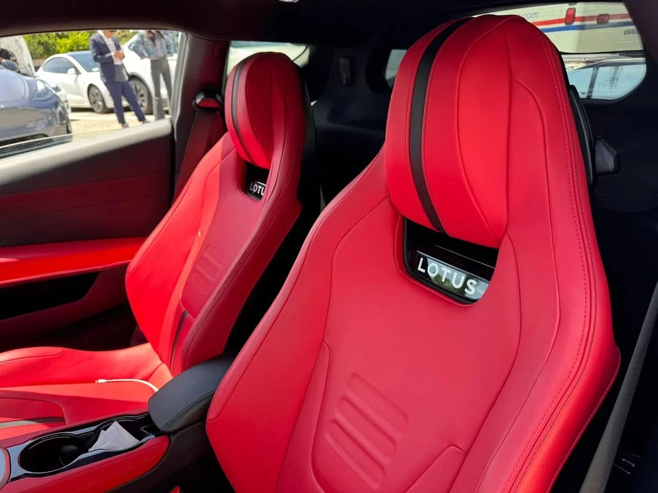 2024 Lotus Emira - Image 16 of 20