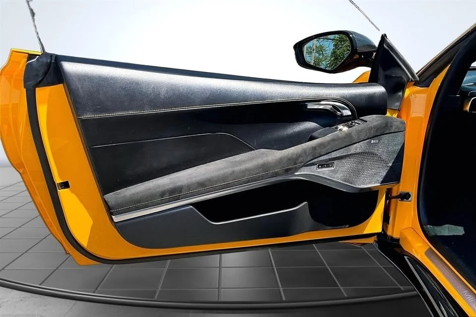 2024 Lotus Emira - Image 19 of 20