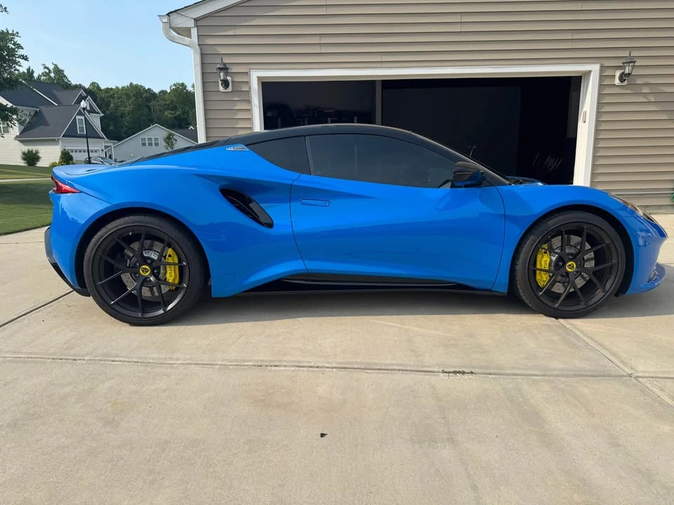 2024 Lotus Emira - Image 5 of 10