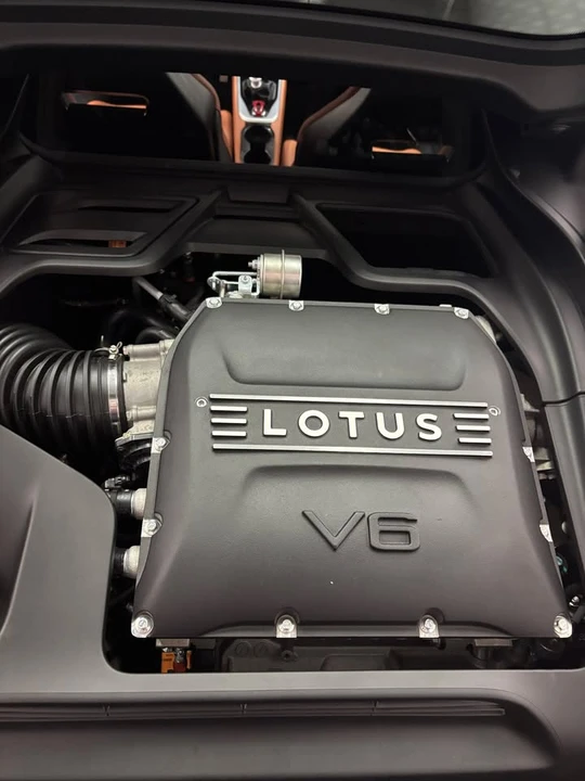 2024 Lotus Emira - Image 10 of 10