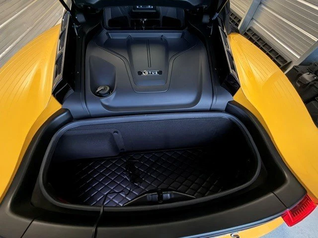 2024 Lotus Emira - Image 15 of 16