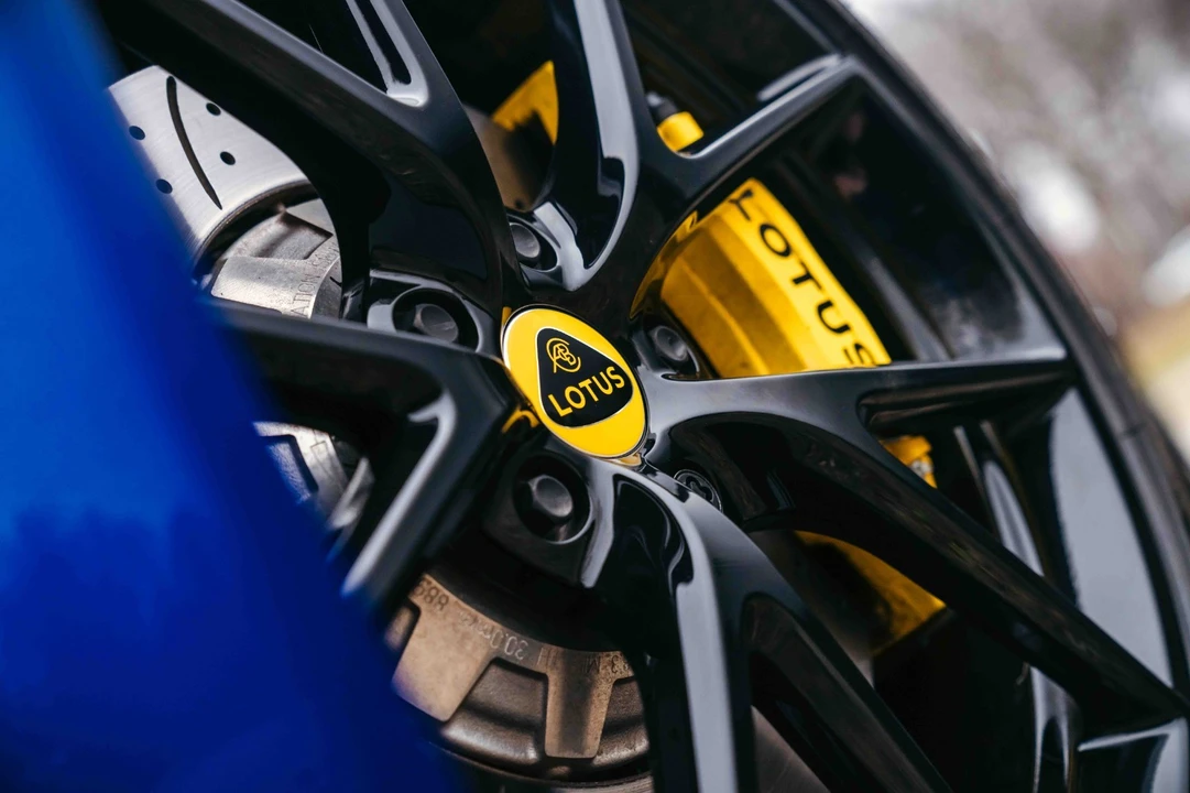 2024 Lotus Emira - Image 13 of 21