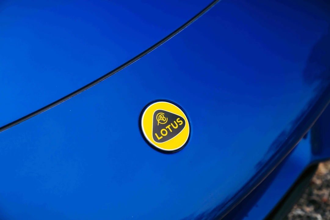 2024 Lotus Emira - Image 9 of 21