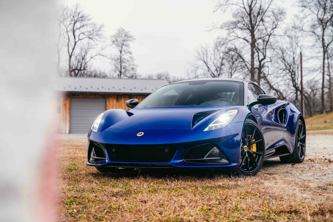 2024 Lotus Emira - Image 15 of 21