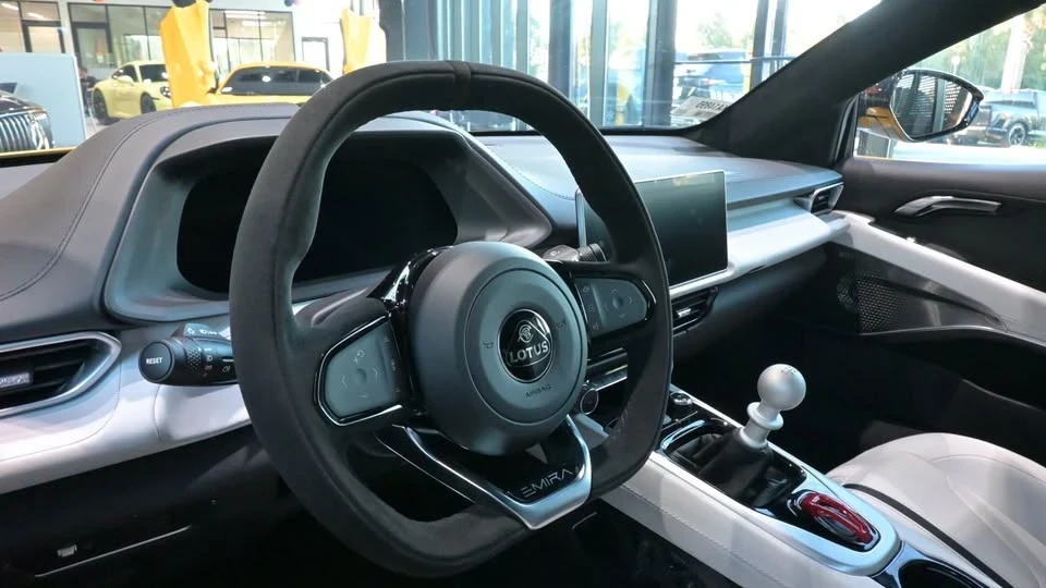 2024 Lotus Emira - Image 4 of 4