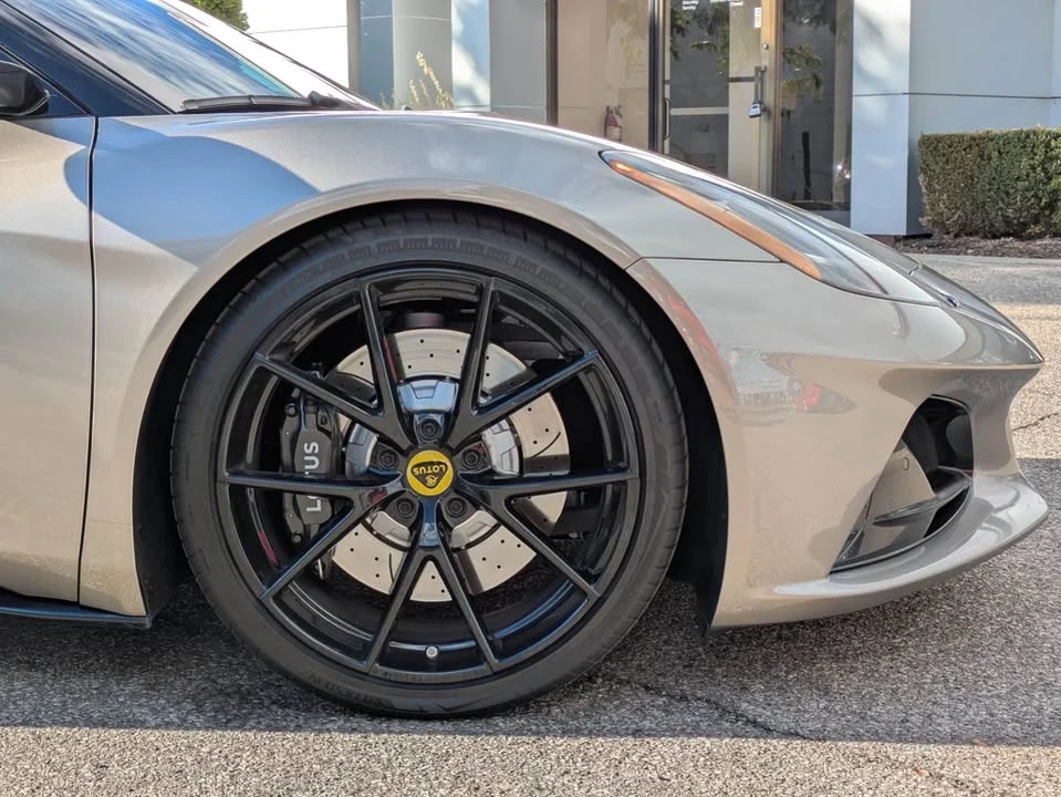2024 Lotus Emira - Image 9 of 17