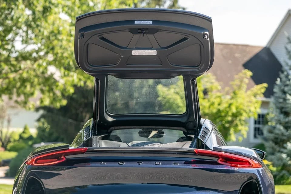 2024 Lotus Emira - Image 16 of 20