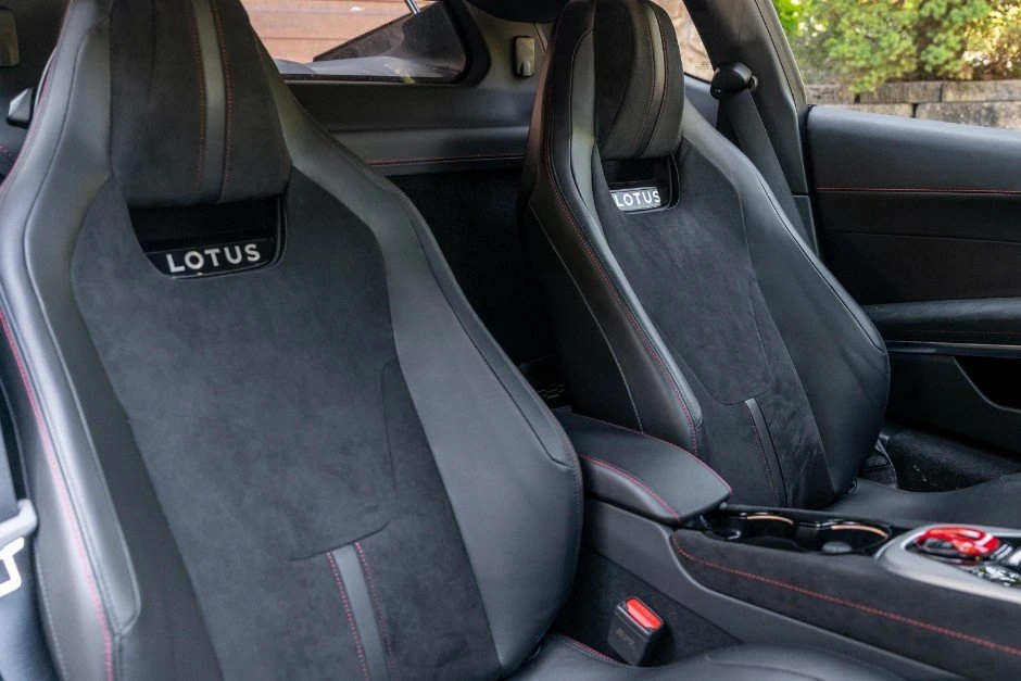 2024 Lotus Emira - Image 5 of 20