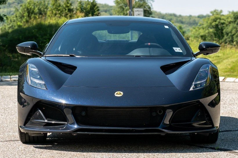 2024 Lotus Emira - Image 18 of 20