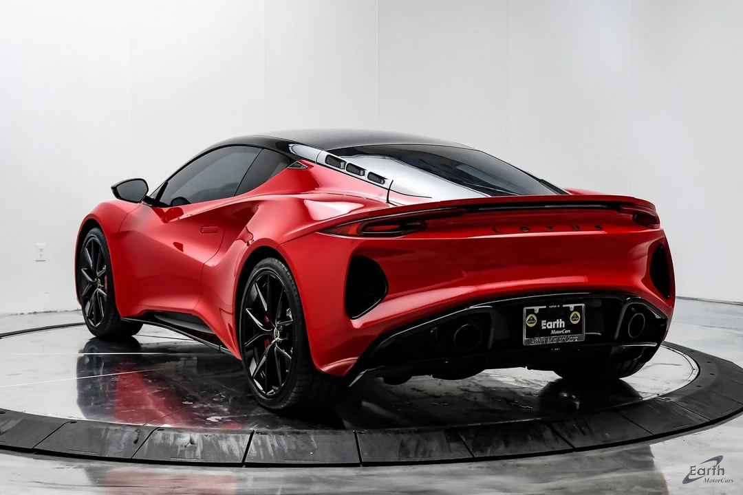 2024 Lotus Emira - Image 9 of 12