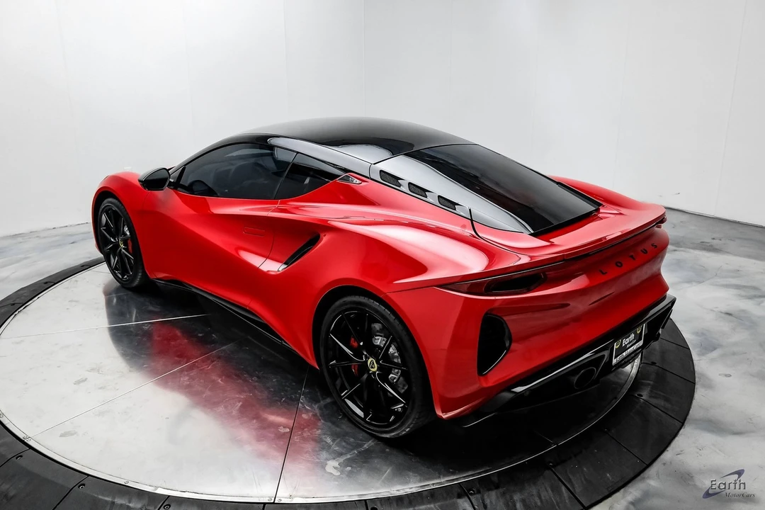 2024 Lotus Emira - Image 10 of 12